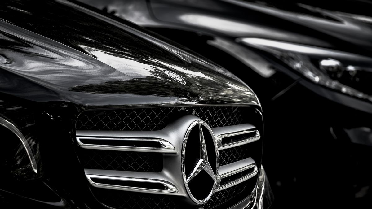 Mercedes-Benz stahuje v USA 292 000 vozů, mohou jim selhat brzdy